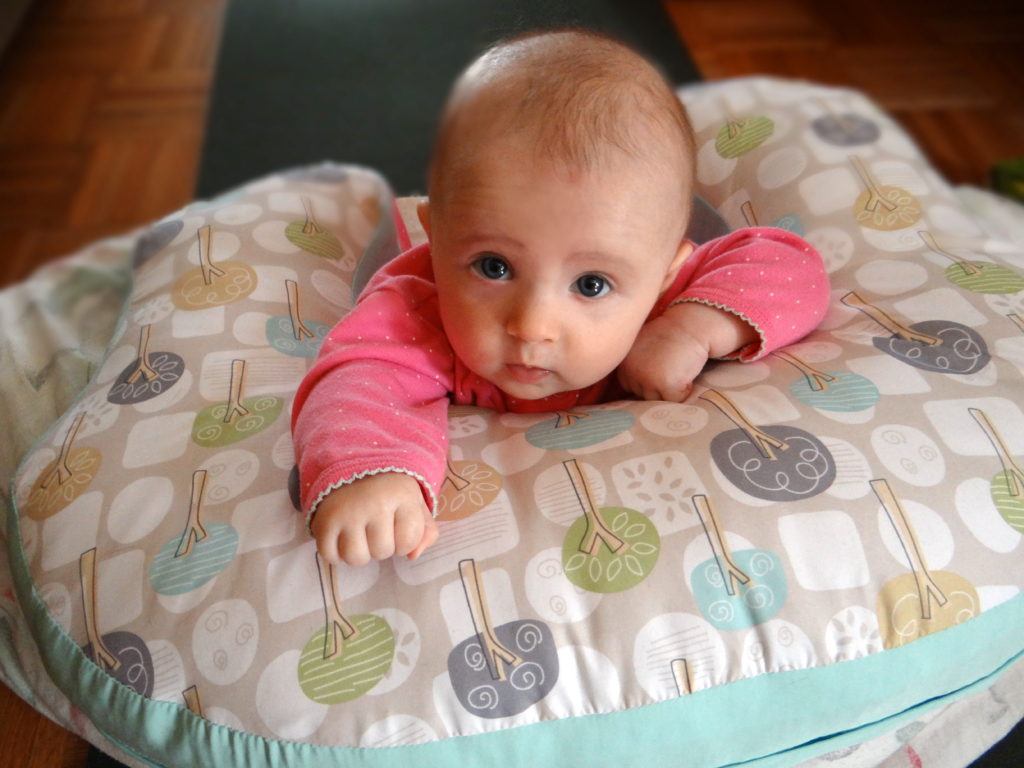 4 Steps to Better Tummy Time • Peachy and Clementine